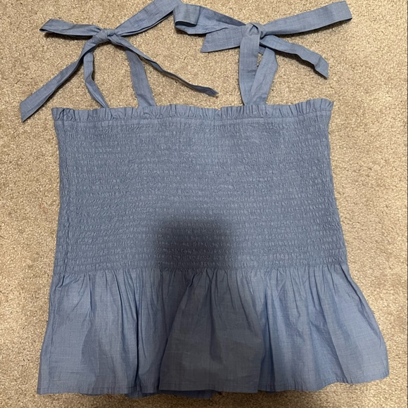 Blue smocked tie-shoulder tank top - Picture 4 of 4
